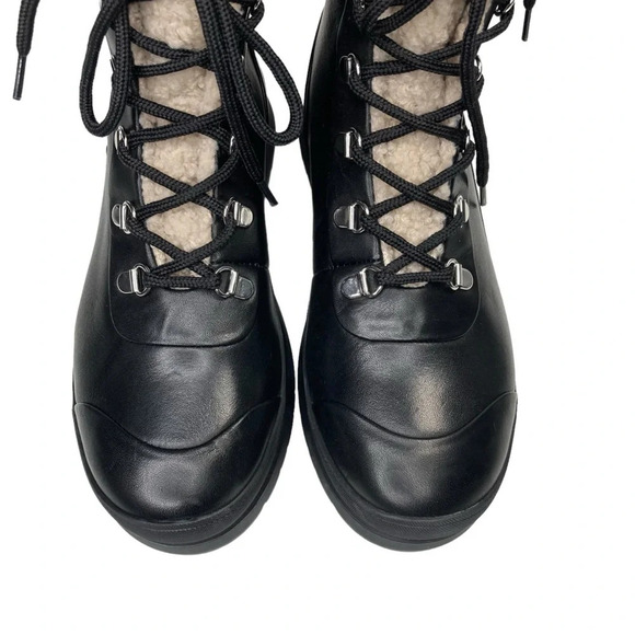 NWOT Andre Assous Leandra Water Resistant Leather Boots. Sz: 7 - Picture 6 of 12